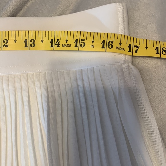 Athletic pleated tennis skirt over shorts size XL White no boundaries skort - Picture 6 of 7